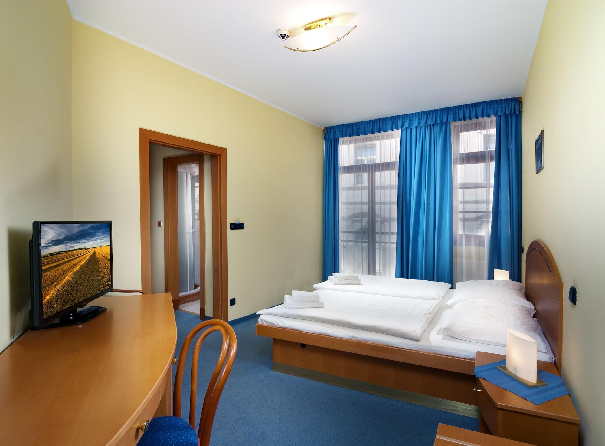 Hotel Ruze Karlovy Vary Exterior photo