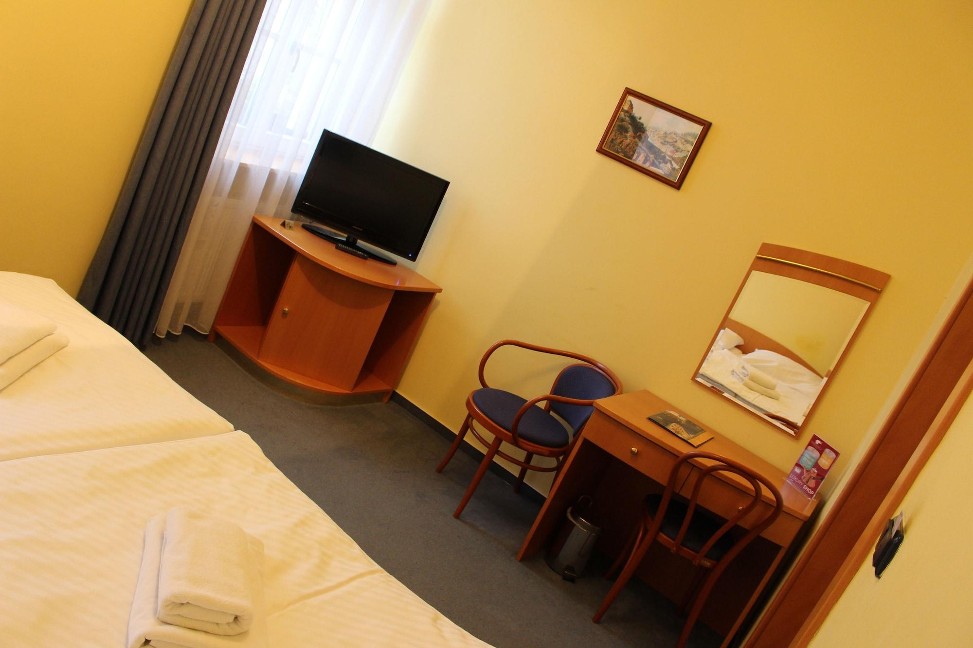 Hotel Ruze Karlovy Vary Exterior photo